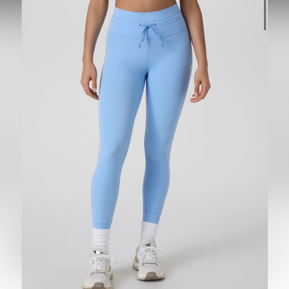 Vuori Women's Skinny Pants in Light Blue